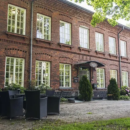 Tegel Hotel *